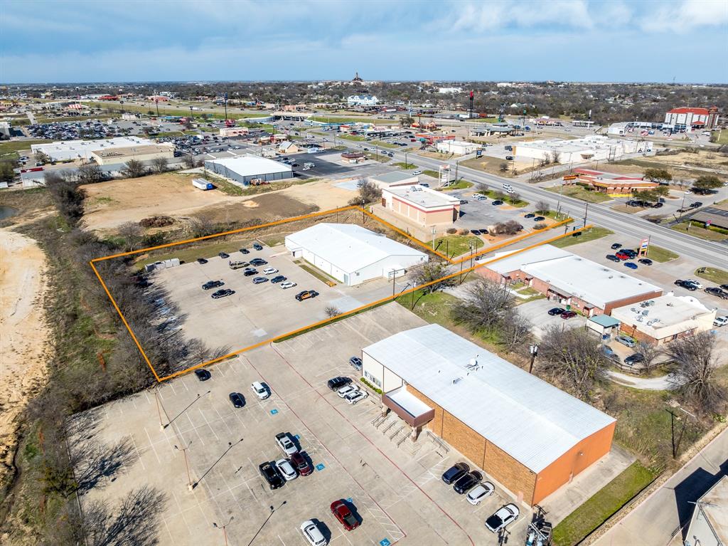 1414 S Fm 51 Property Photo 2