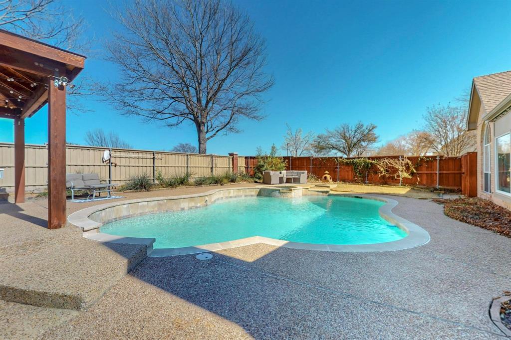 407 Clover Leaf Lane Property Photo 3