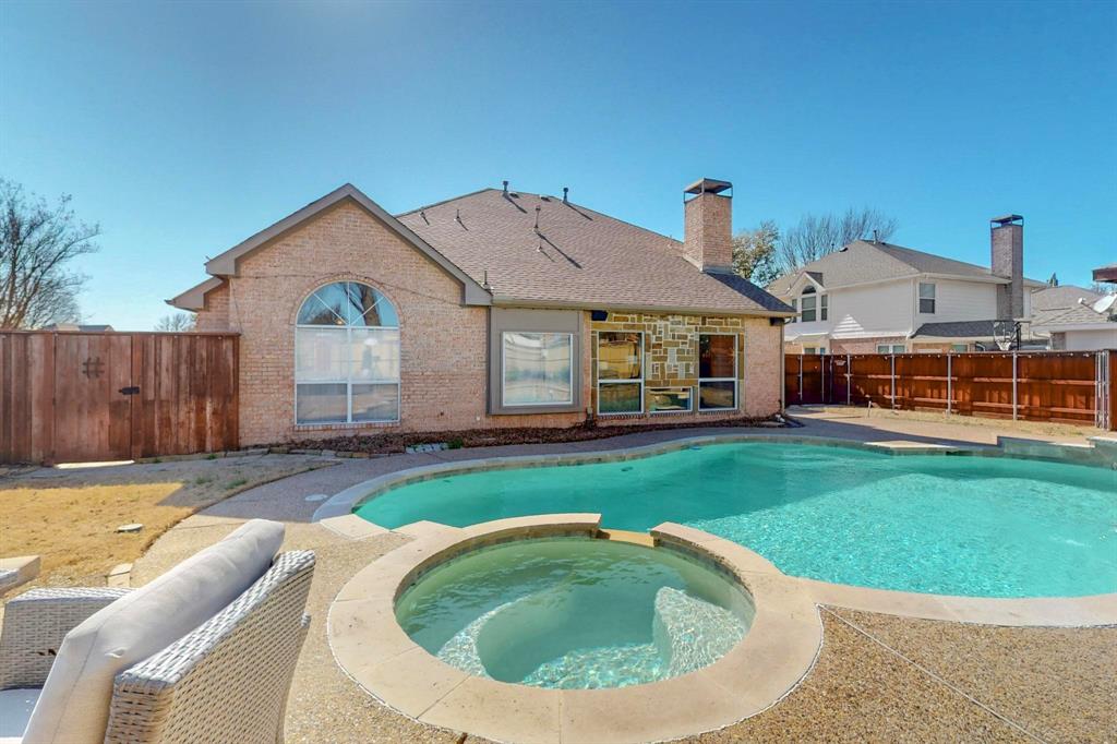 407 Clover Leaf Lane Property Photo 4