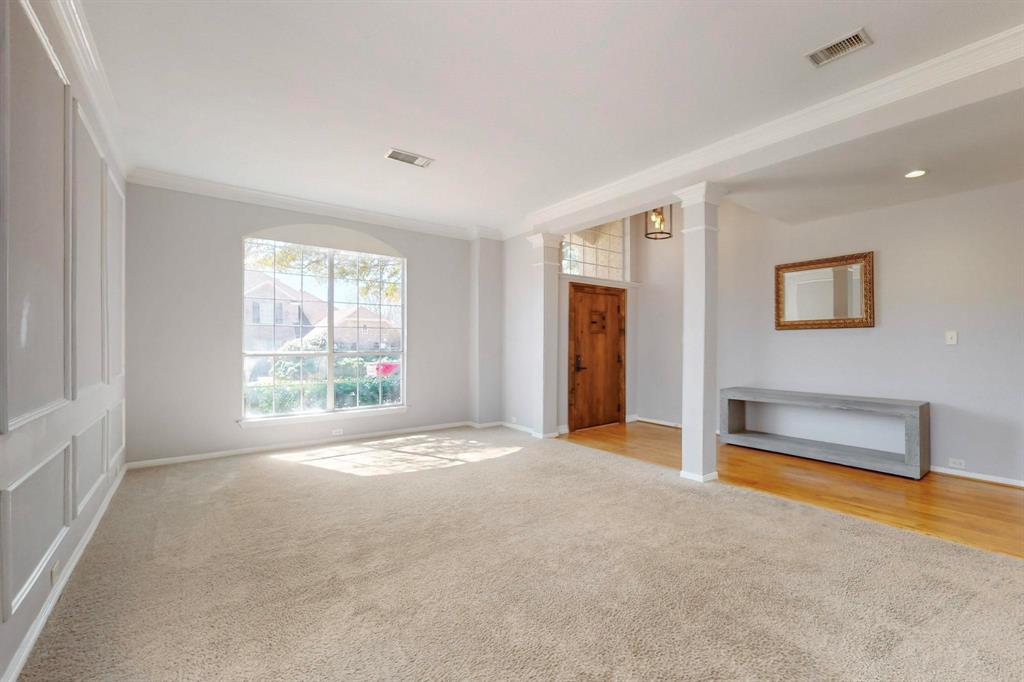 407 Clover Leaf Lane Property Photo 8
