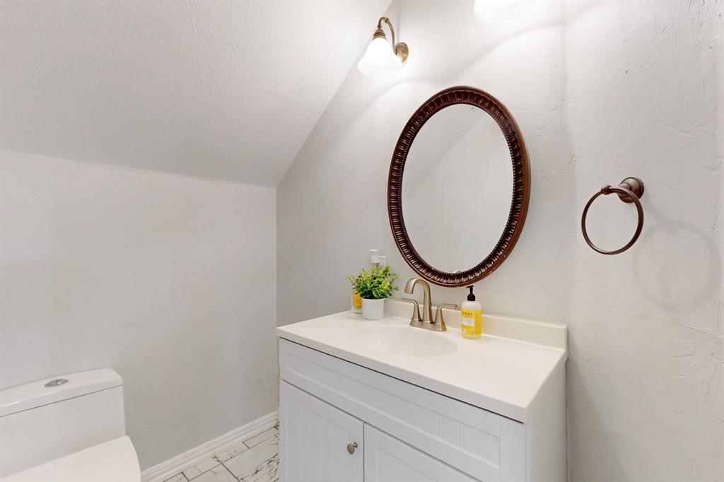 407 Clover Leaf Lane Property Photo 24