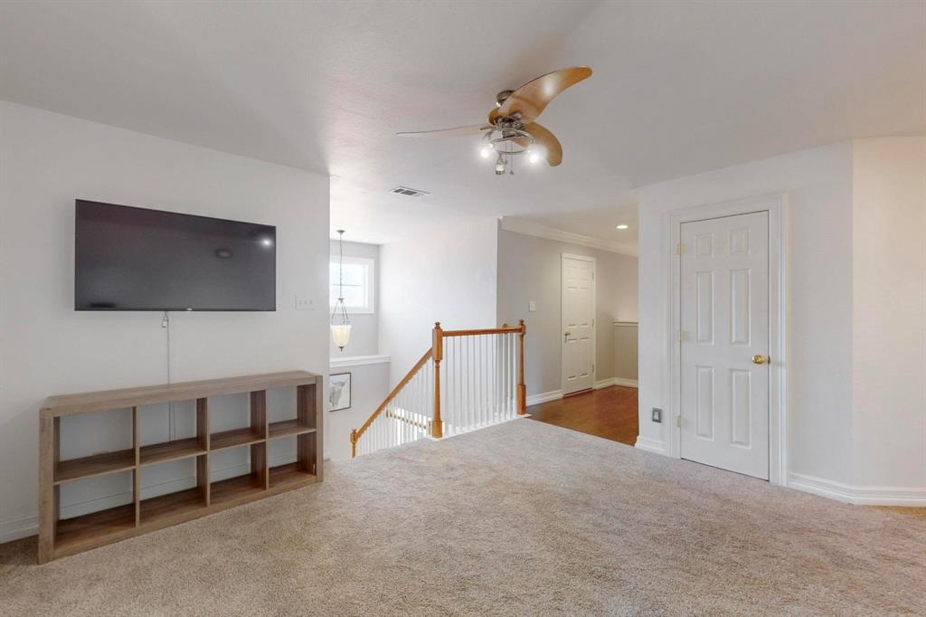 407 Clover Leaf Lane Property Photo 26