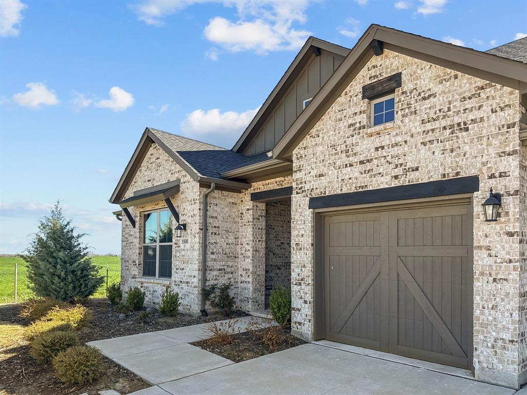 Marcy Lykins Real Estate Listings Main Image