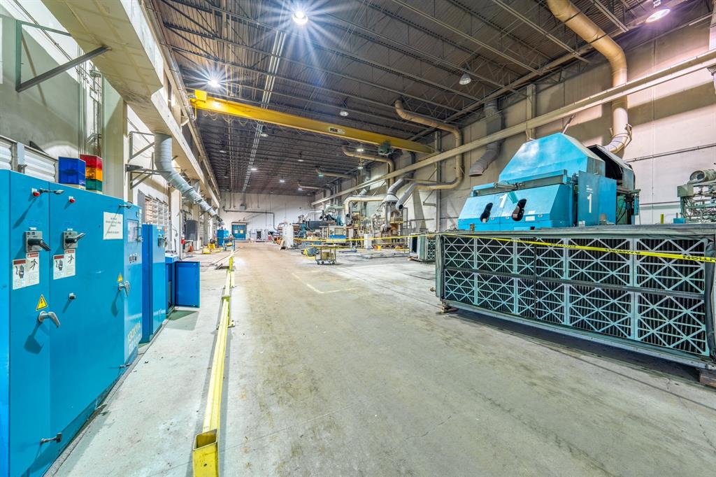 611 Sanden Boulevard Property Photo 12