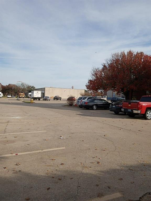 2101 E Randol Mill Road Property Photo 2