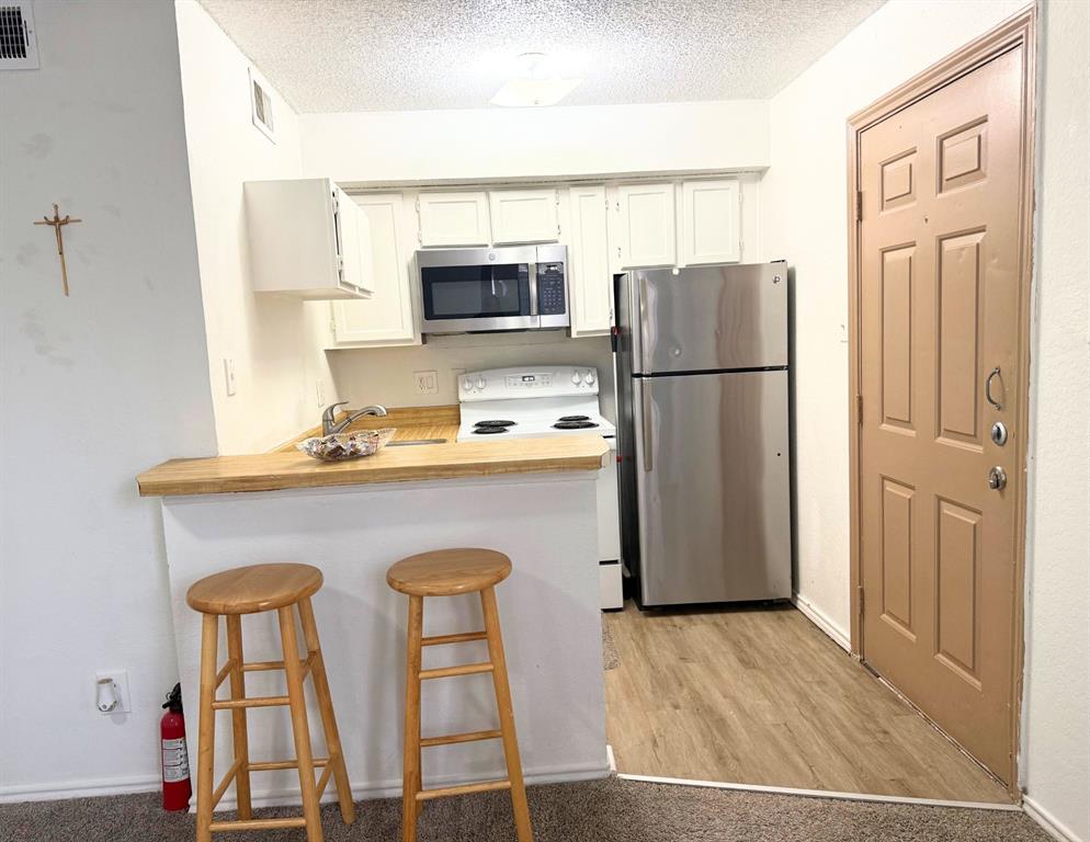 9803 Walnut Street Property Photo