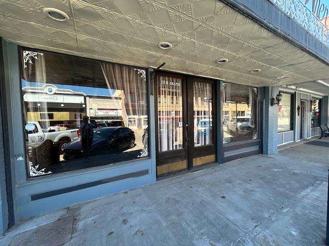 115 W Grand Street Property Photo