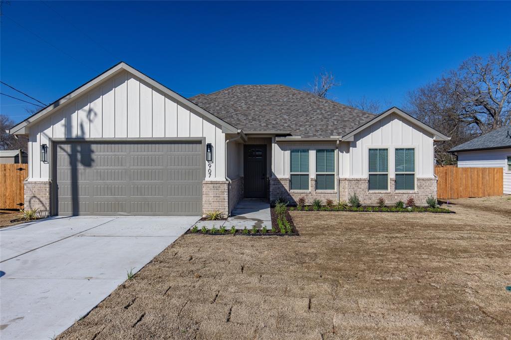907 Crestway Drive Property Photo