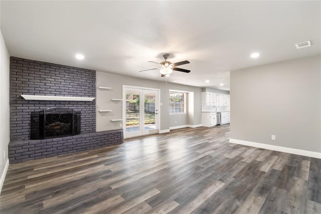 6501 S Hulen Street Property Photo