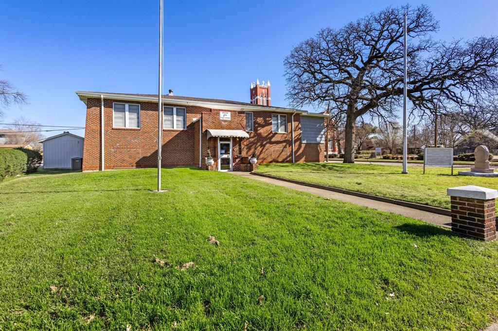 229 / 301 W Gandy Street Property Photo 3