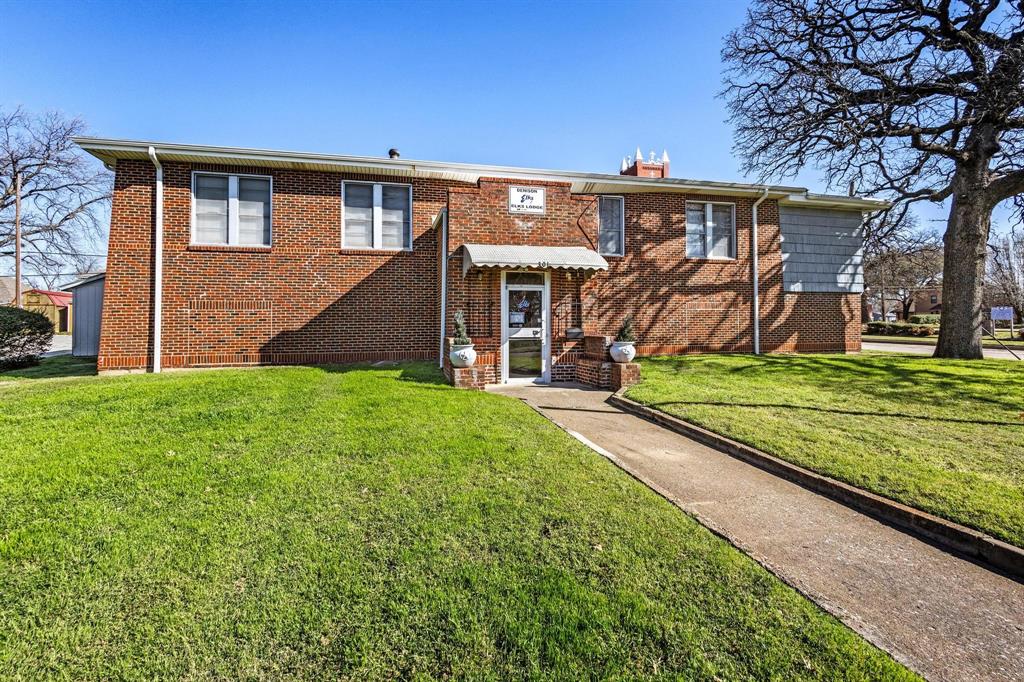 229 / 301 W Gandy Street Property Photo 5