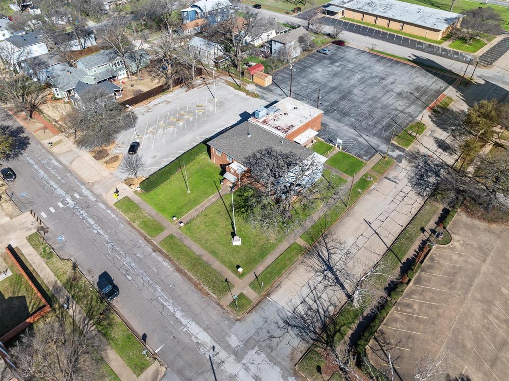 229 / 301 W Gandy Street Property Photo 9