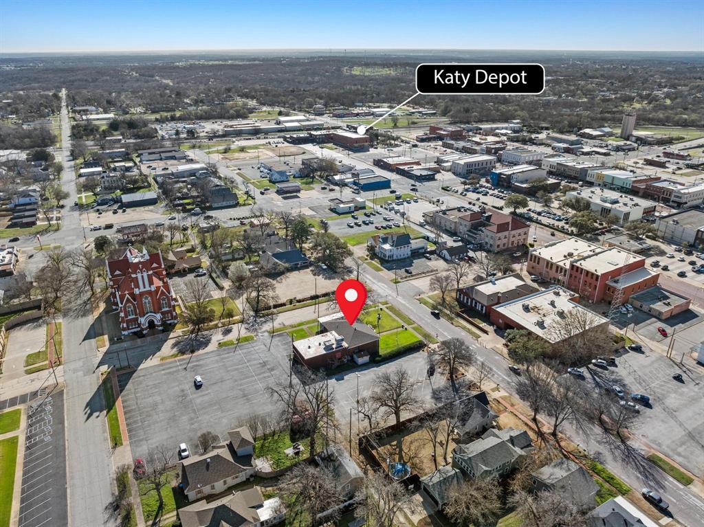 229 / 301 W Gandy Street Property Photo 28