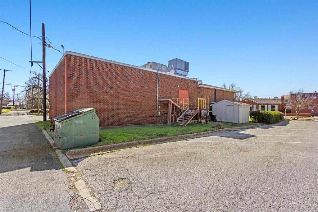 229 / 301 W Gandy Street Property Photo 32