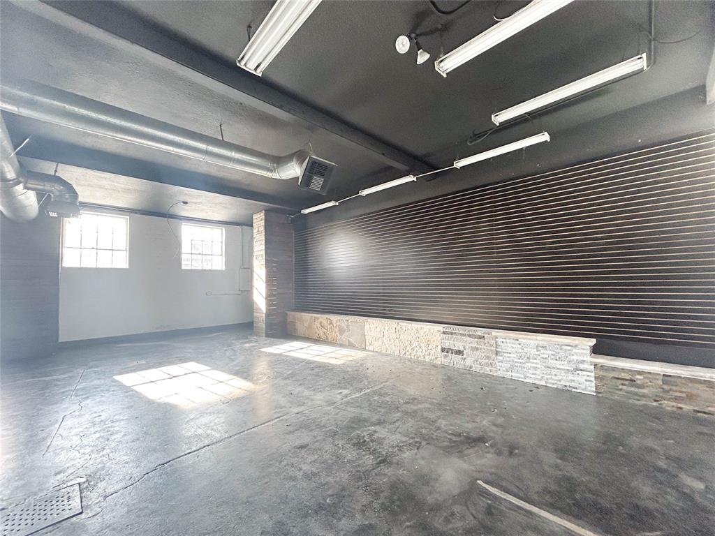 1300 W Main Street Property Photo 6