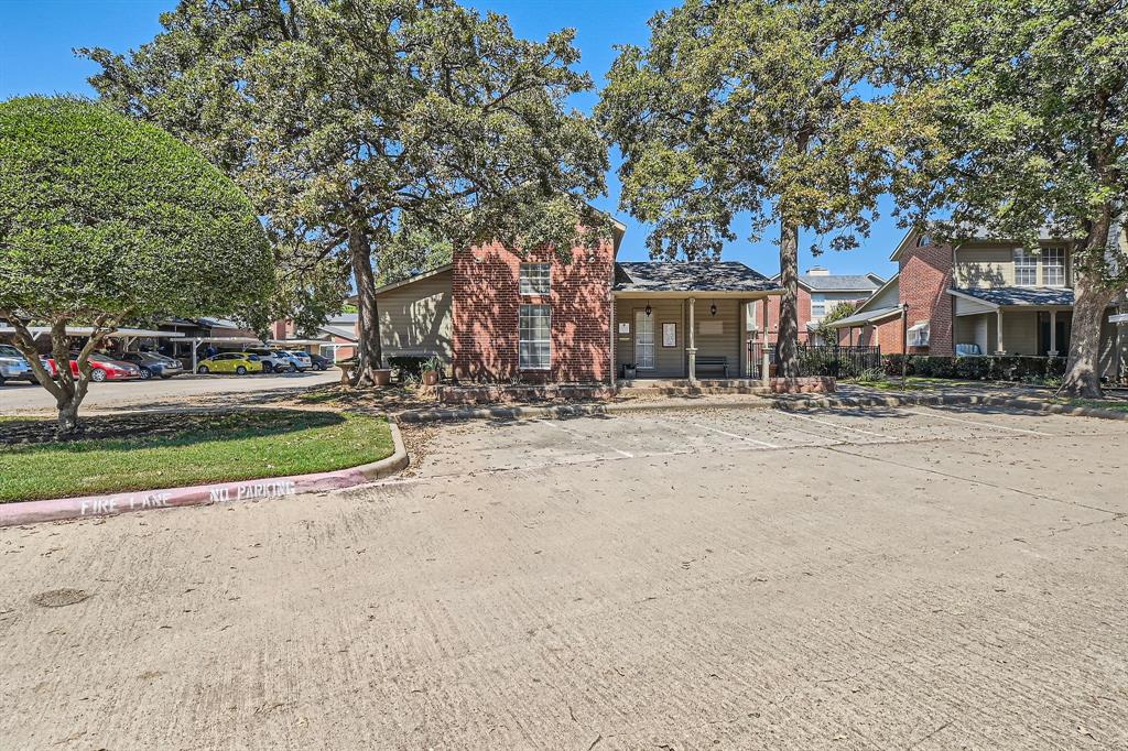 1424 Meadowood Village Drive Property Photo