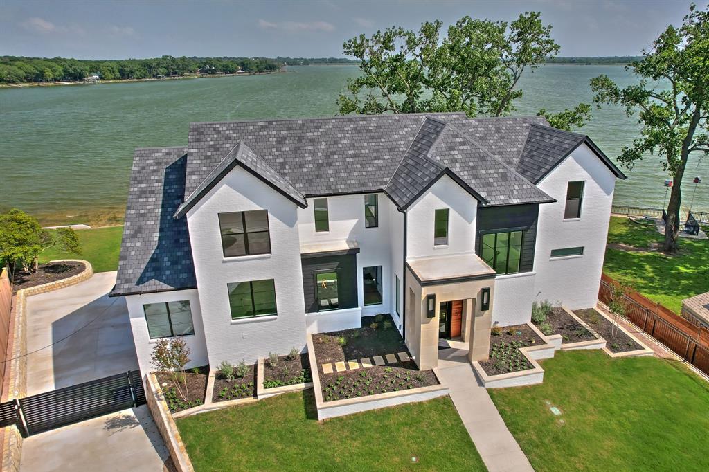 1733 E Lake Drive Property Photo