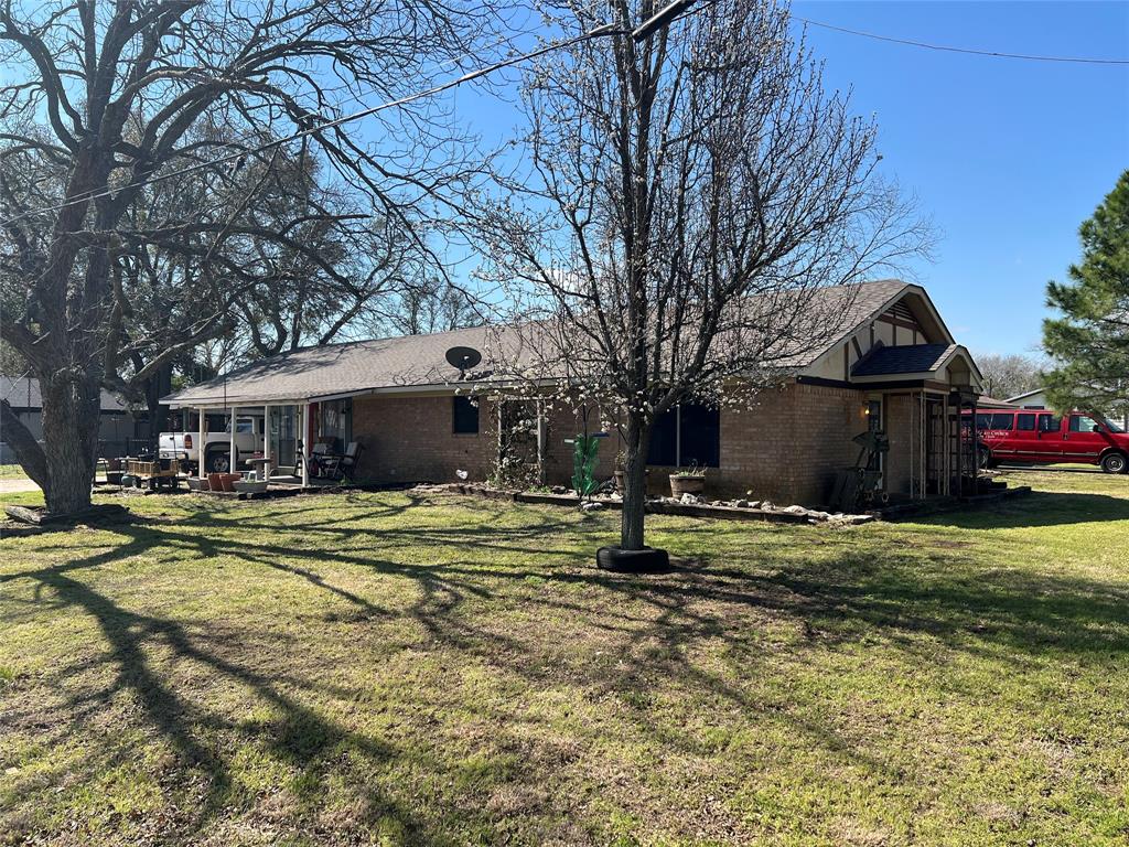 425 E 3rd Street Property Photo