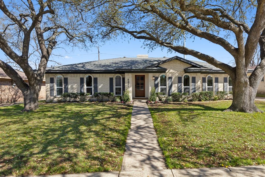 8811 Forest Green Drive Property Photo