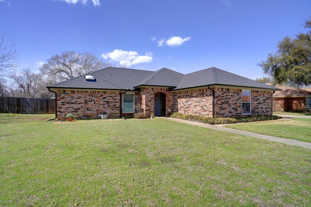 856 Santa Fe Trail Property Photo