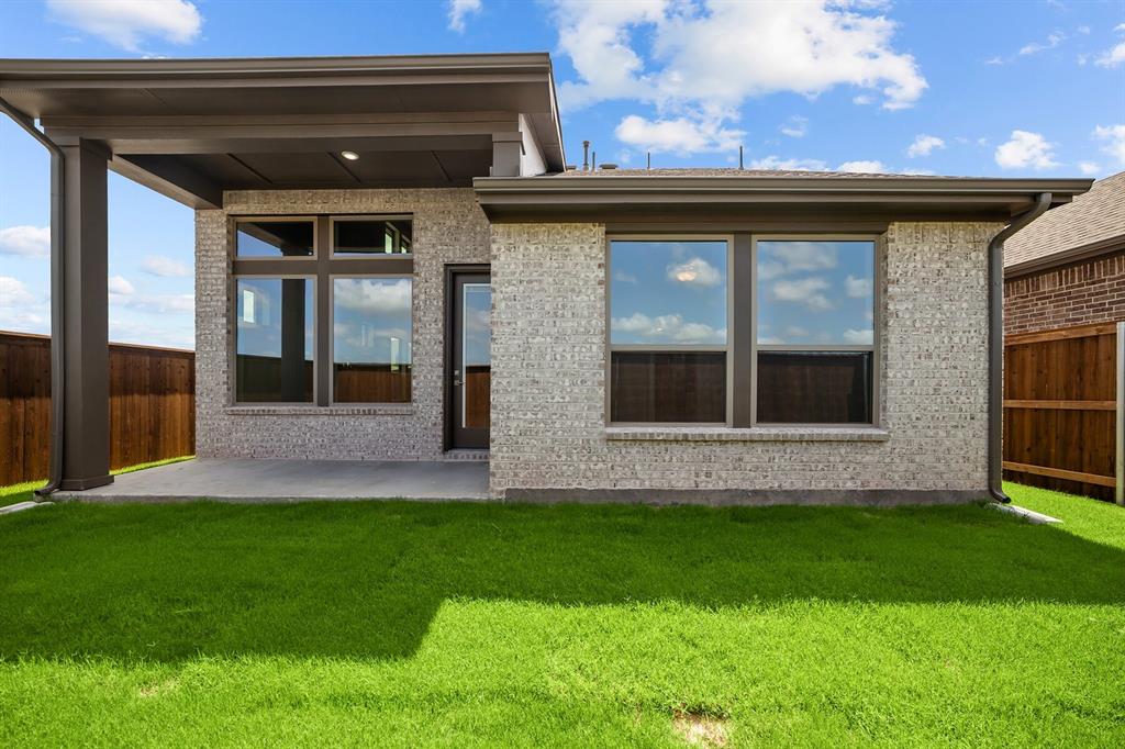 2445 Jackson Burn Drive Property Photo 3