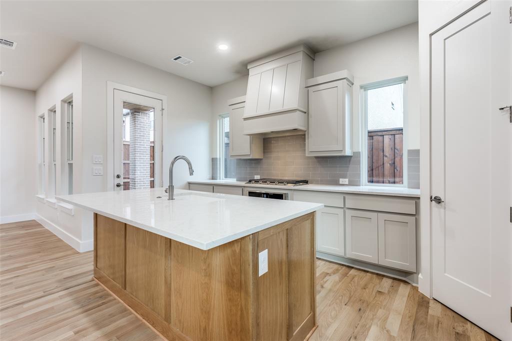 7118 Granada Place Property Photo 8