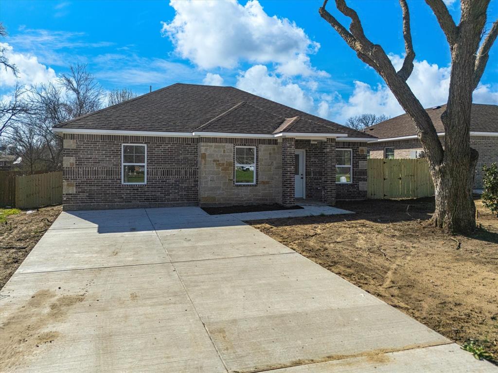 803 E Tyler Street Property Photo