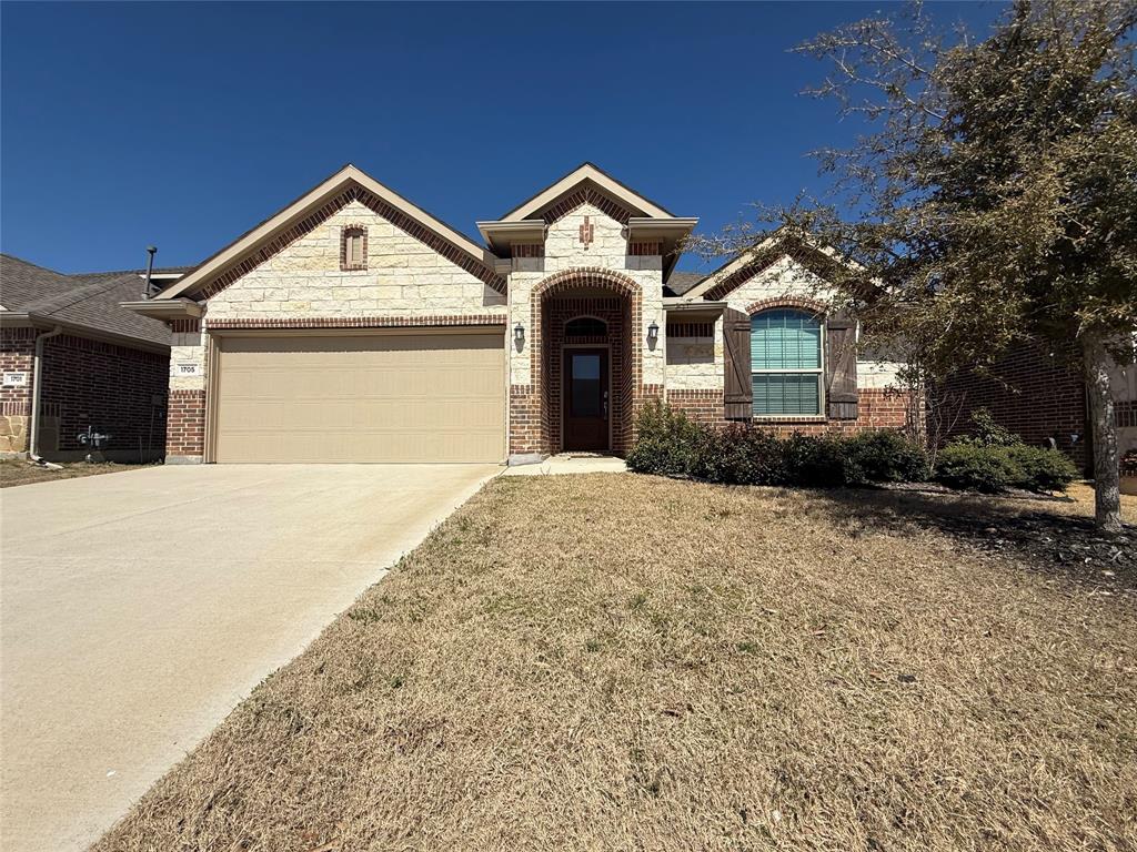1705 Victoria Drive Property Photo
