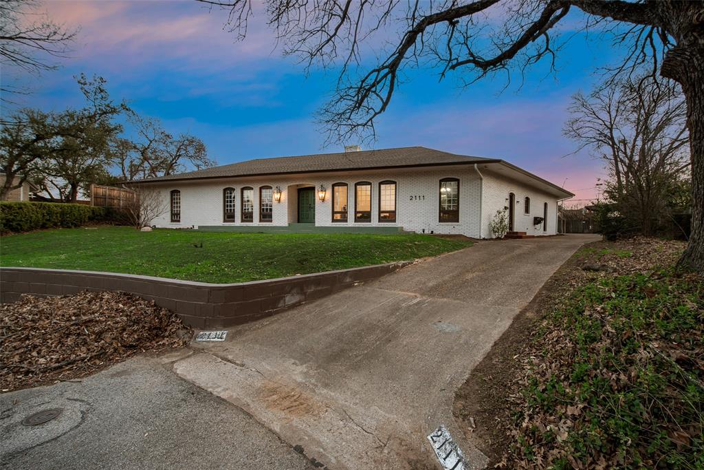 2111 Woodhaven Drive Property Photo