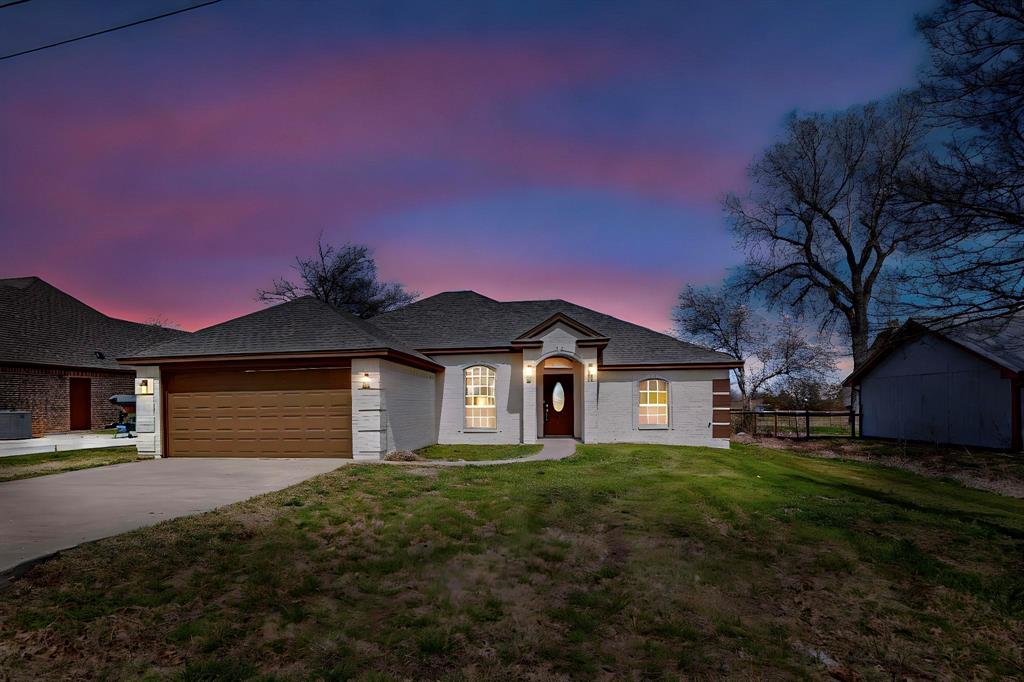 226 Lakeview Drive Property Photo