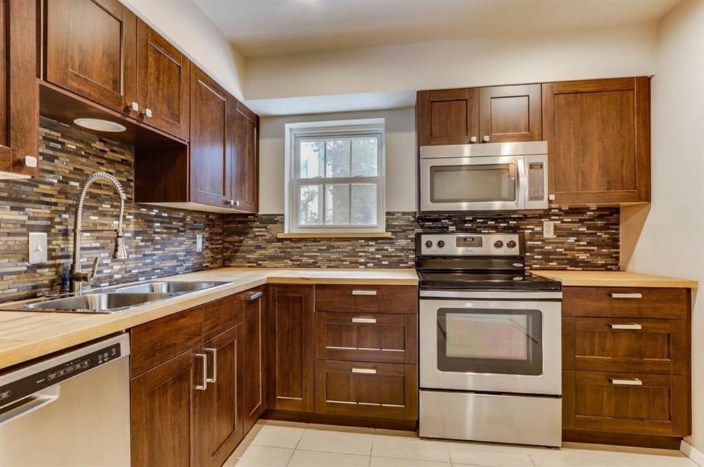 7916 Royal Lane Property Photo
