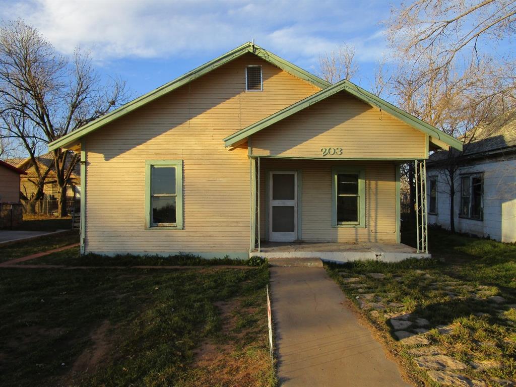 203 E 6th Street Property Photo