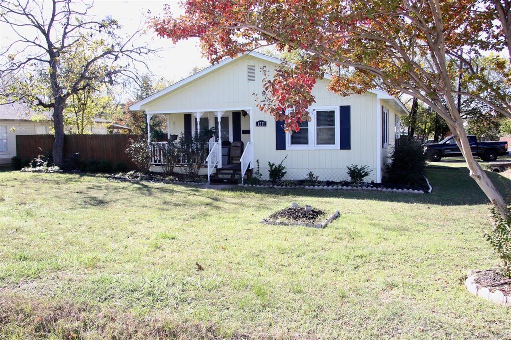 1211 Main Property Photo