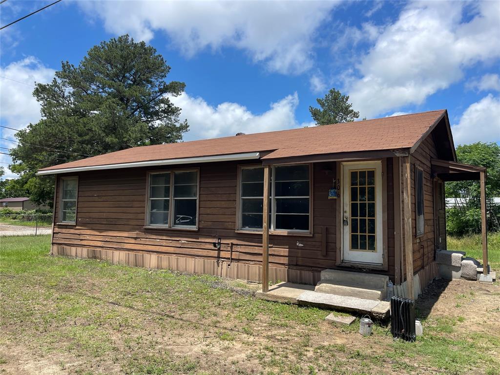 306 Broadmore Street Property Photo