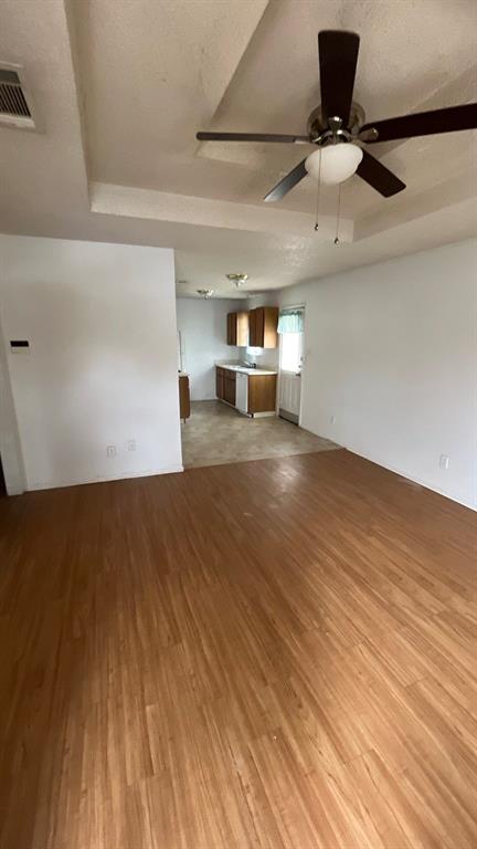 121 San Saba Avenue A Property Photo 1