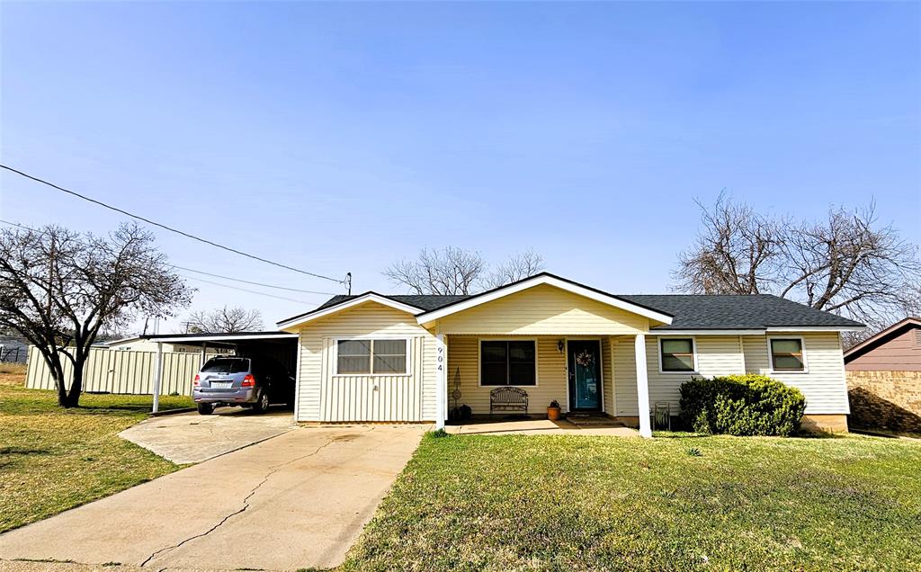 904 W 2nd Street Property Photo