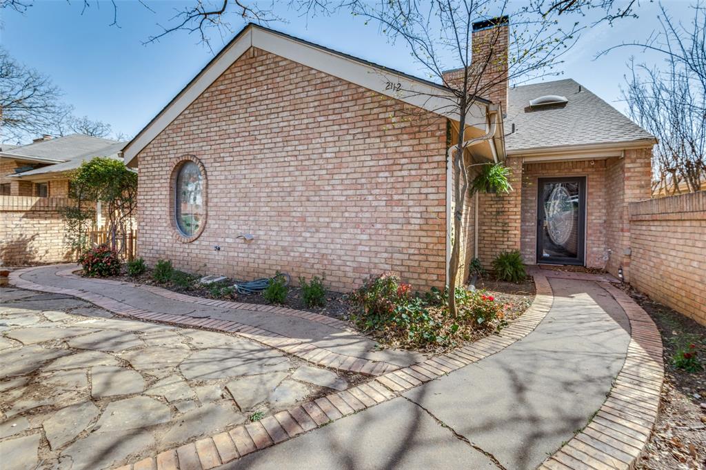 2112 Woodway Drive Property Photo