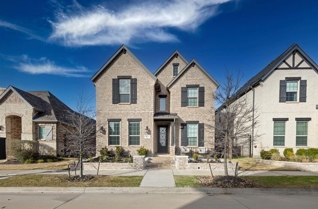 Central Real Estate Listings Main Image