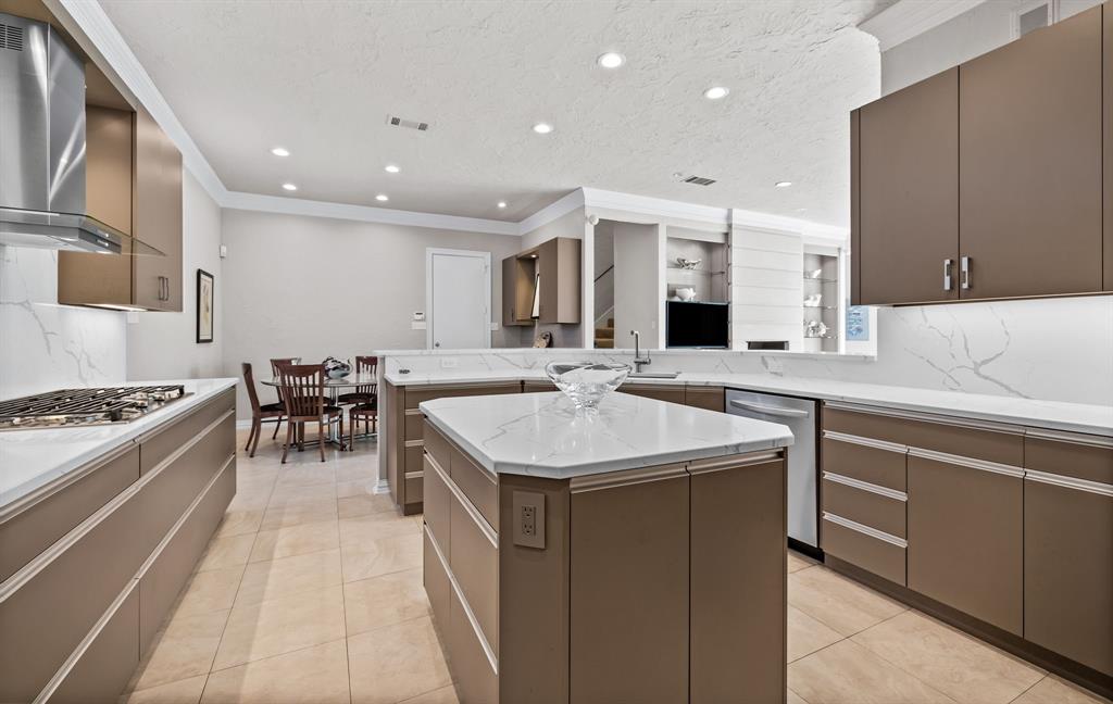 5819 Coolwater Cove Property Photo 14