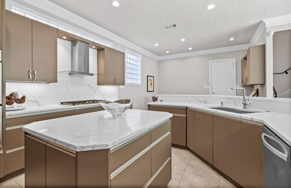 5819 Coolwater Cove Property Photo 15