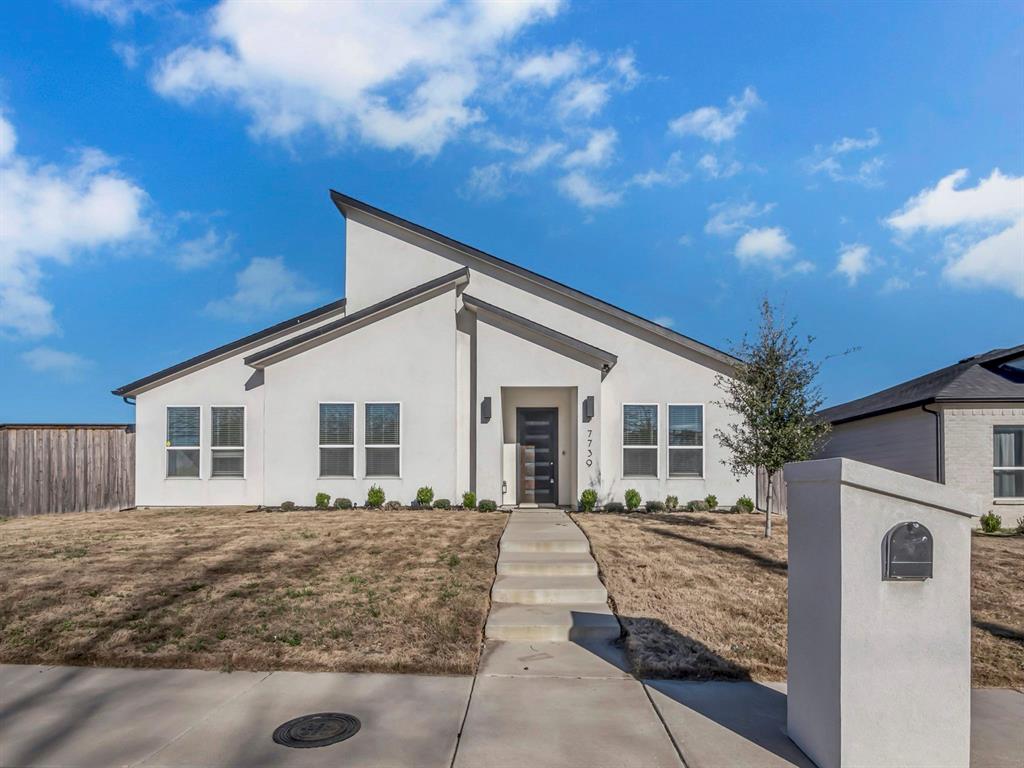 7739 Indian Ridge Trail Property Photo
