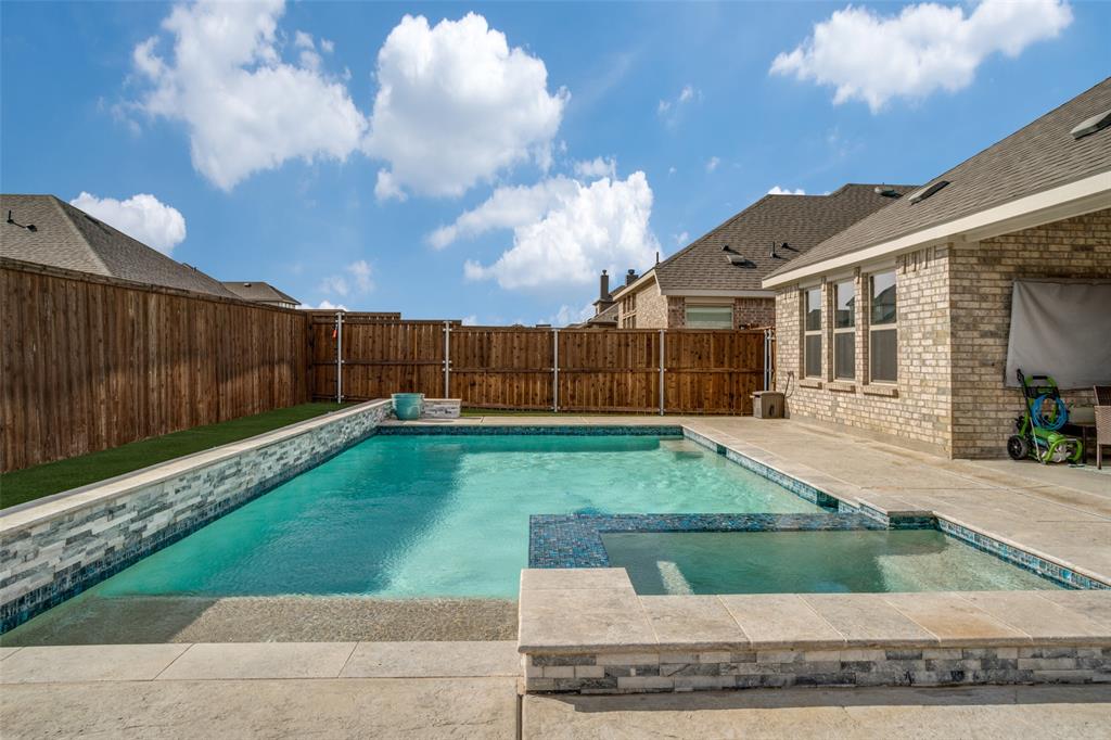 5516 Breezy Drive Property Photo