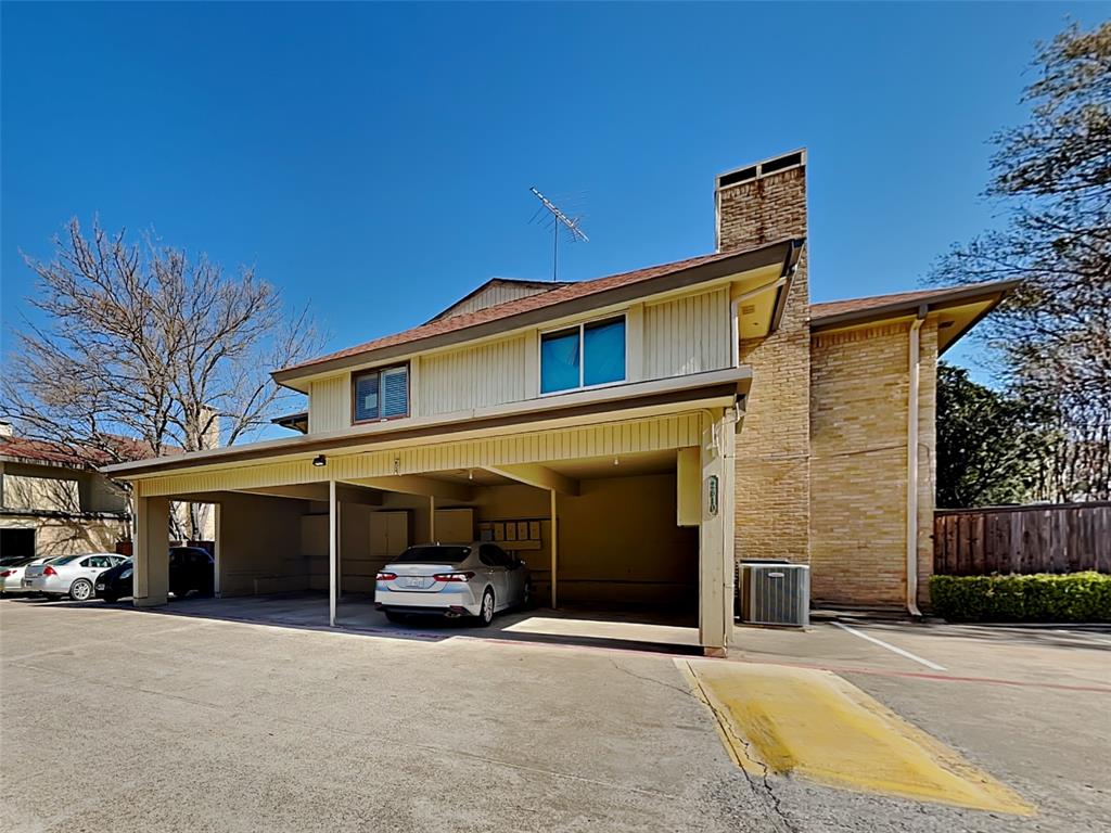 2610 Custer Parkway Property Photo