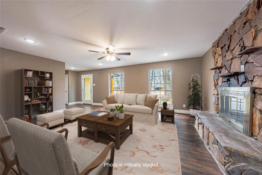 123 Camino Robles Street Property Photo