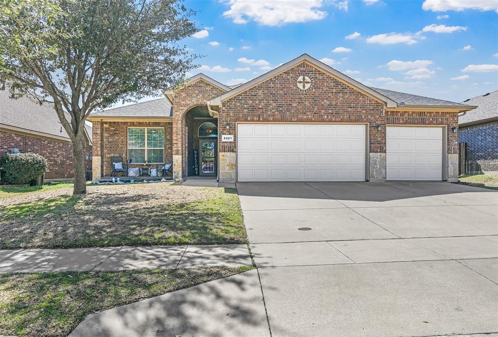 5321 Thornbush Drive Property Photo