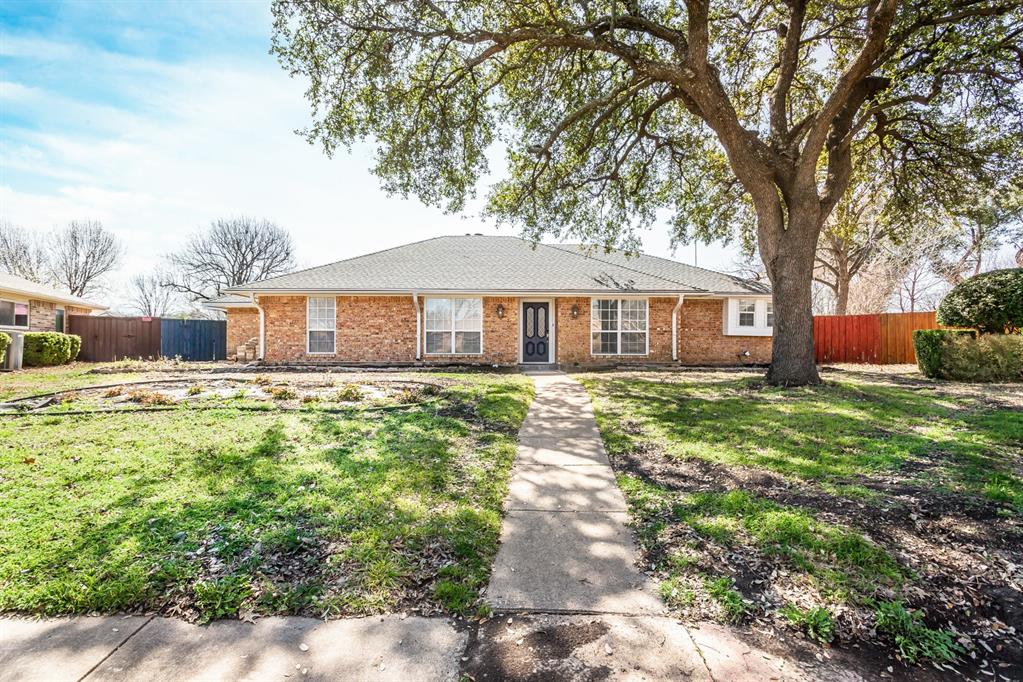 206 Willowcrest Drive Property Photo