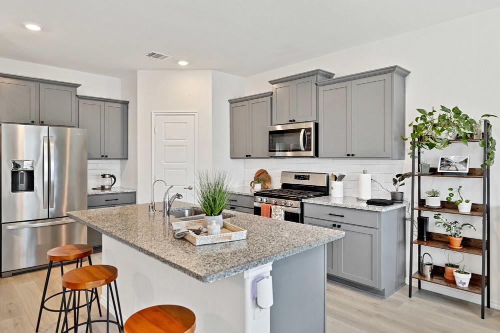 815 Cormorant Street Property Photo 1