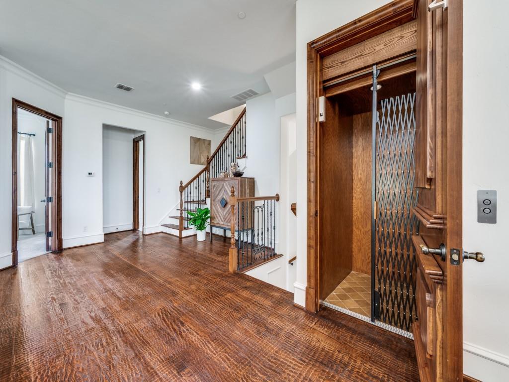 6913 Mediterranean Drive Property Photo 5