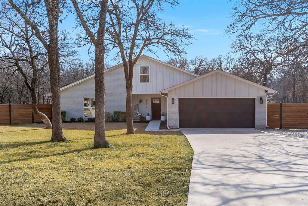 215 Bob White Court Property Photo