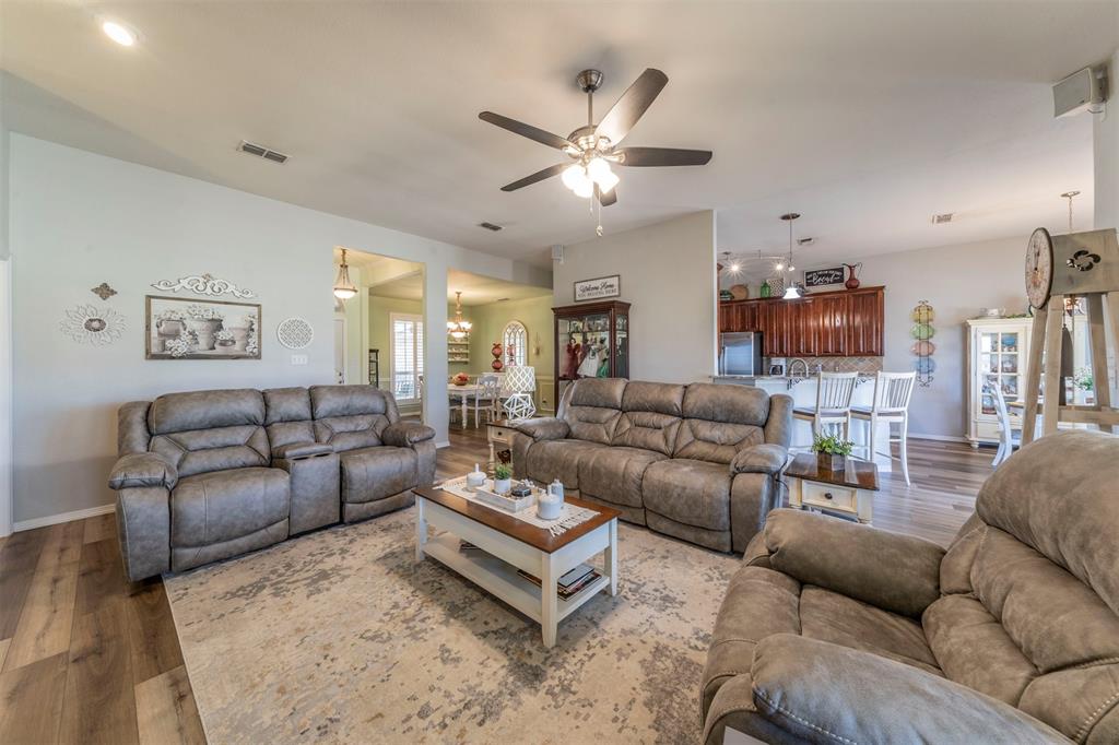 11621 Willow Springs Road Property Photo